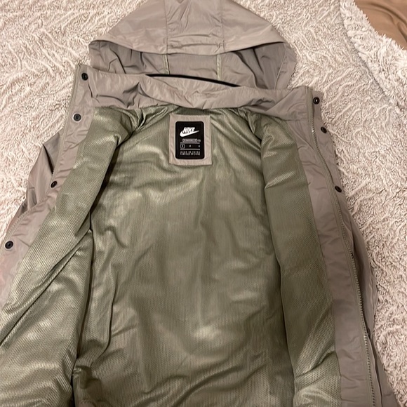 Nike coat boys size medium - Picture 4 of 4